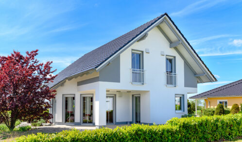 Neues Einfamilienhaus in grüner Umgebung